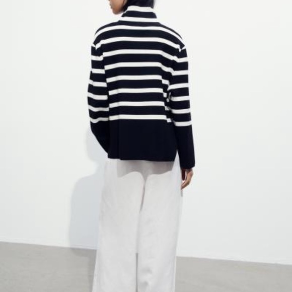 HM Striped Mock Turtleneck Sweater (S) - Picture 4 of 10